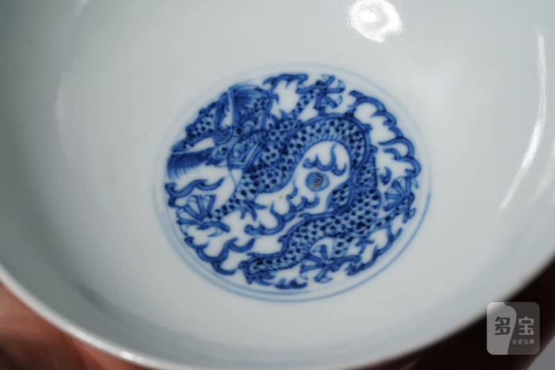 清光绪 丁酉年制青花矾红龙纹小碗 - 图12